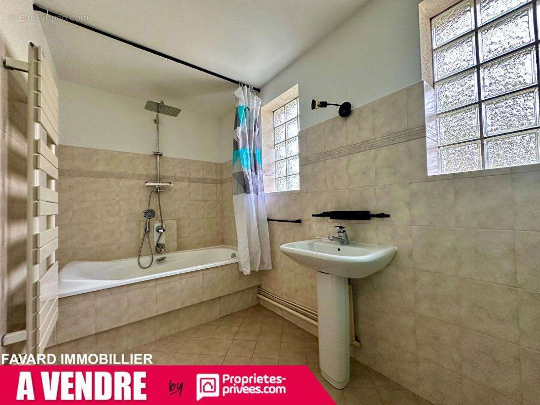 Grande maison familiale 238 m² - 7 chambres - jardin & garages - Brive-la-Gaillarde - photo 12