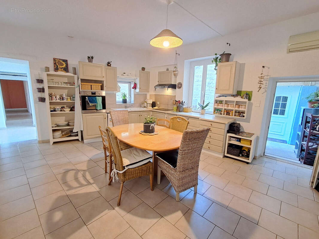 Maison à VILLEVIEILLE