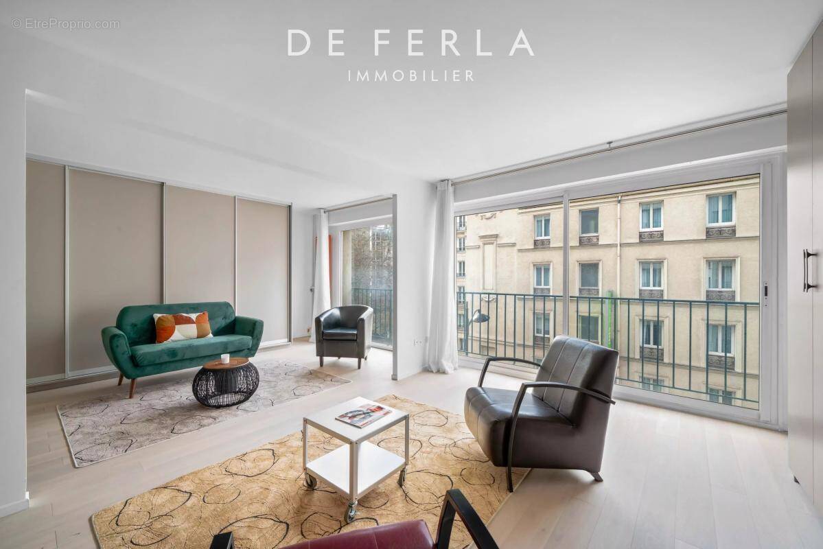 Appartement à PARIS-14E