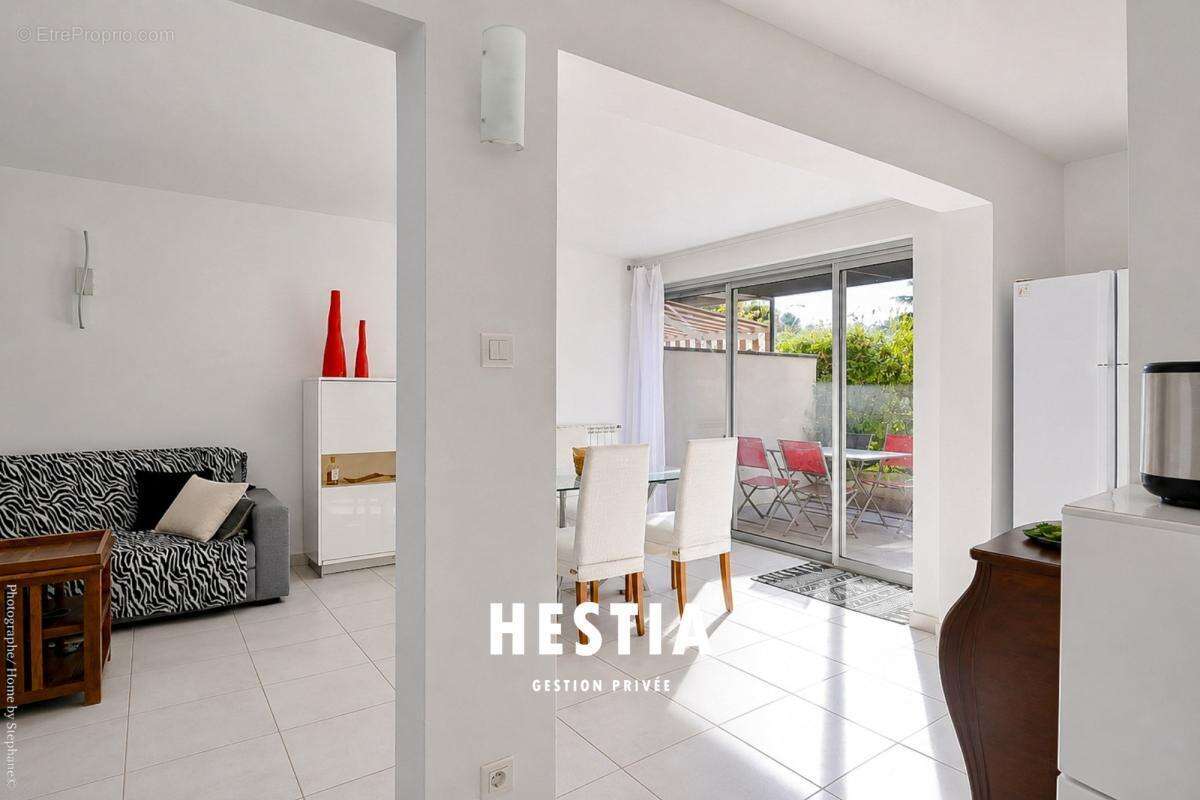 Bandol – rare rez-de-jardin – type 2 de 54,50 m² + terrasse privative de 24 m² – piscine & tennis – mer à pied - photo 9