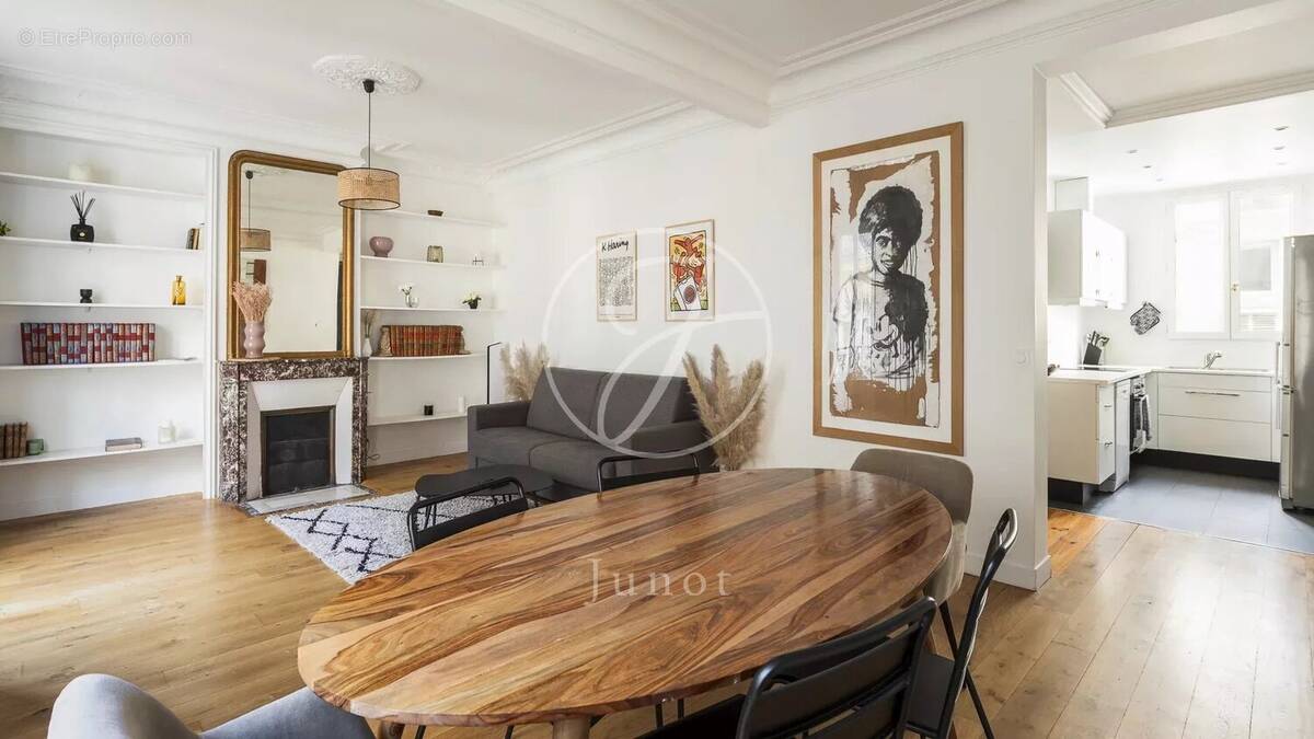 Appartement à PARIS-16E
