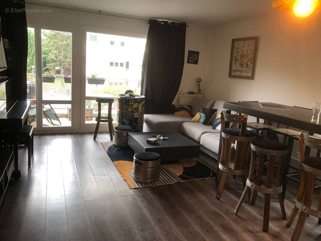 Appartement à COURBEVOIE