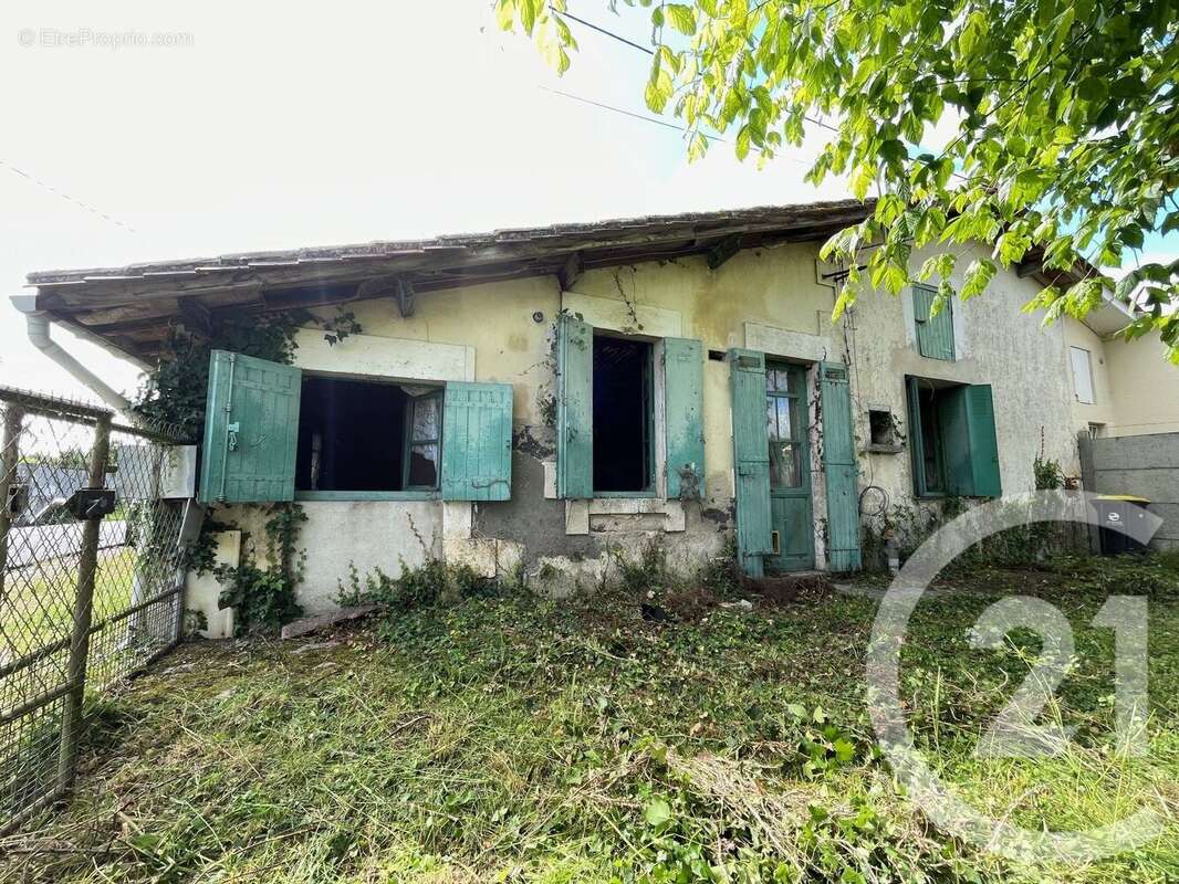 Maison à LES EGLISOTTES-ET-CHALAURES