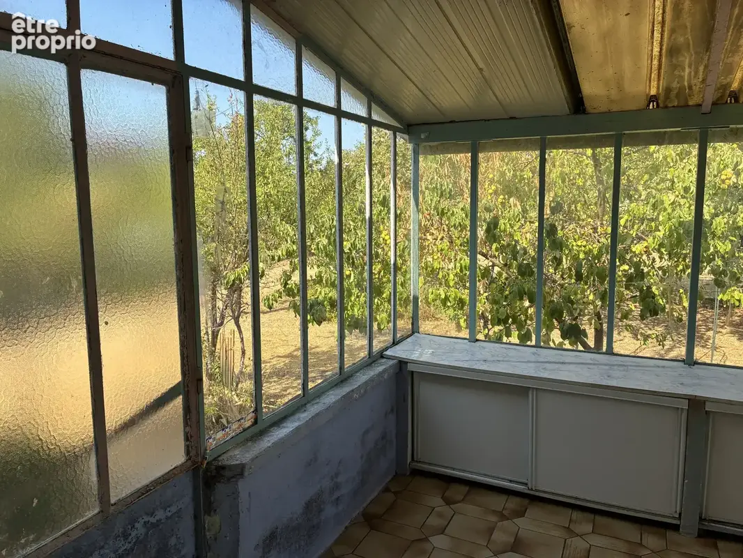 Pavillon individuel sur sous-sol complet, avec grand terrain et dépendances. - photo 8