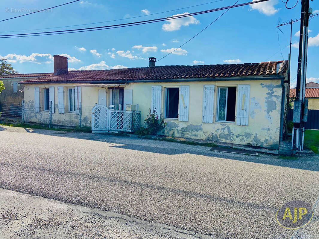 Maison à SAINT-GERMAIN-D'ESTEUIL