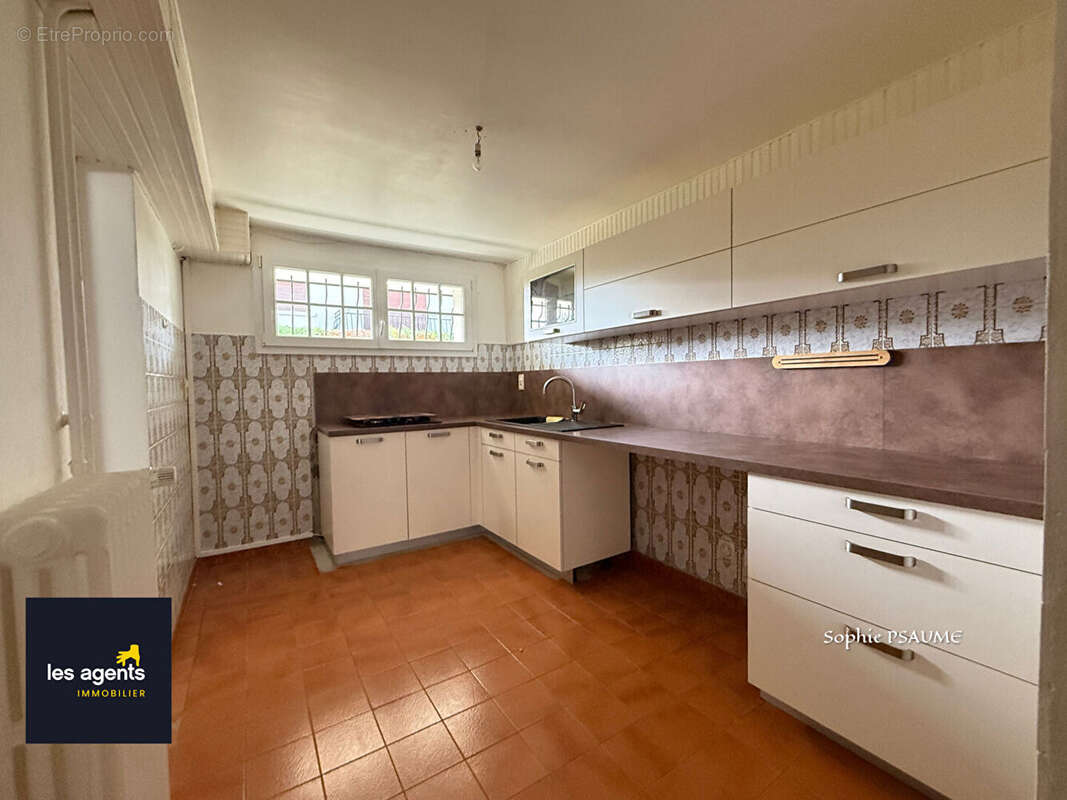 Maison à NEUFCHATEAU