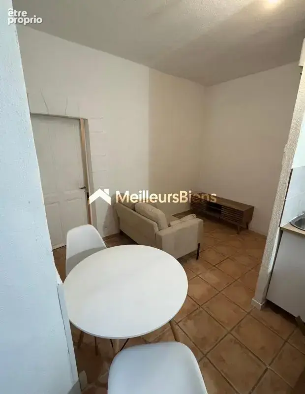 Immeuble de 145 m² à Piolenc, 5 appartements et garage - photo 2