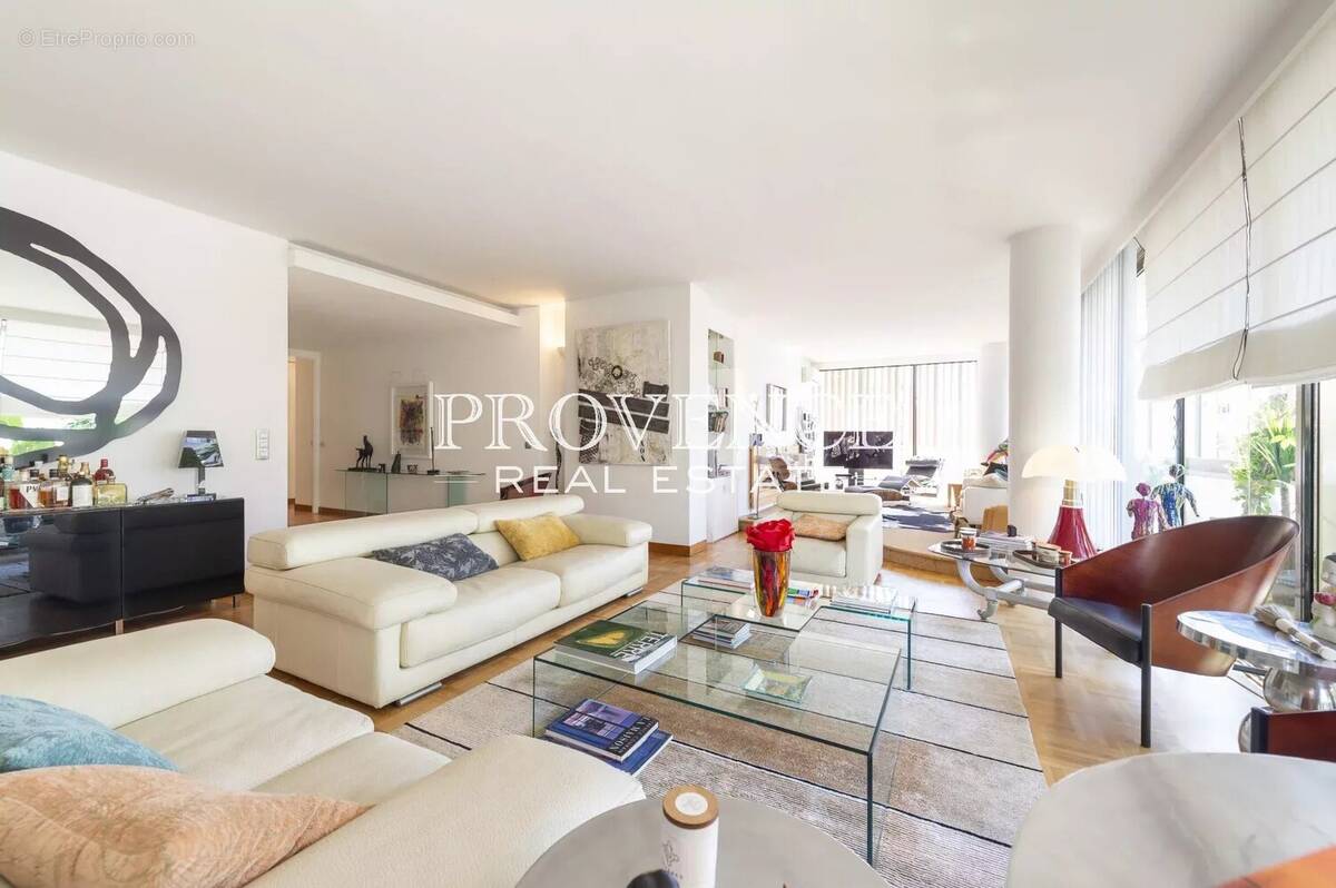 Appartement à MARSEILLE-8E