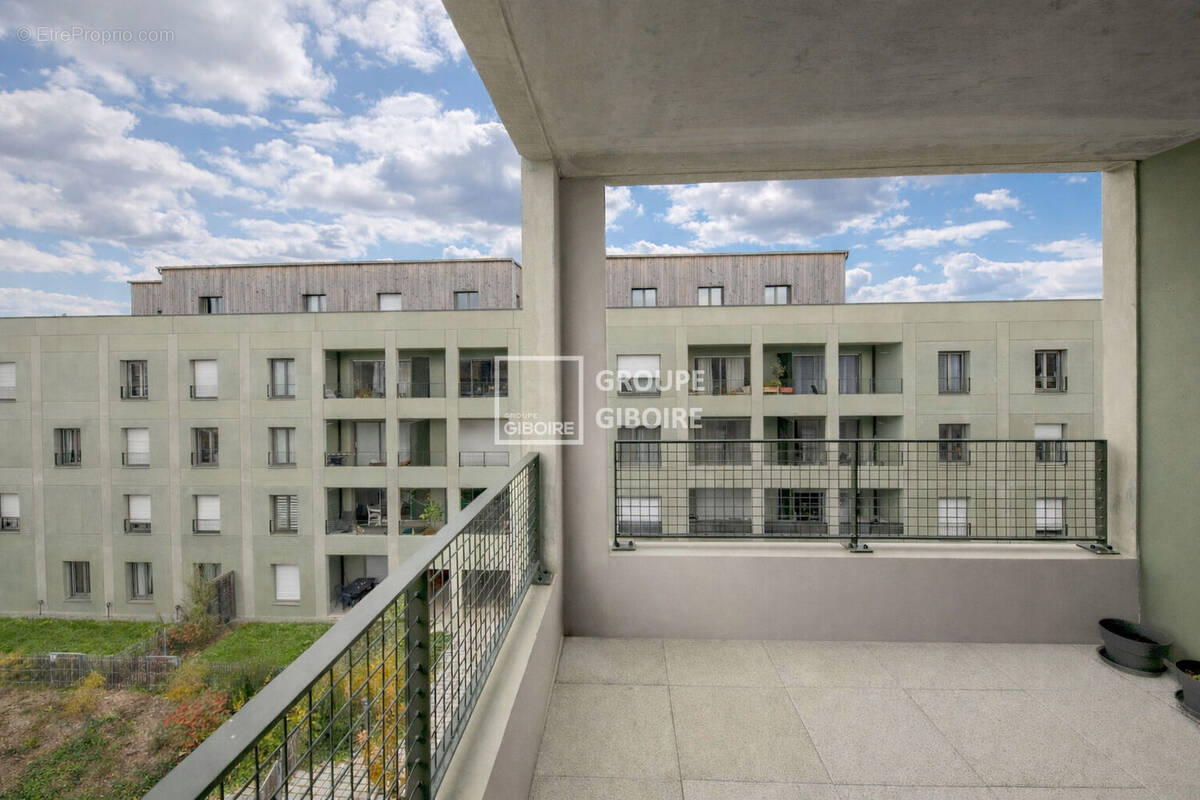 Appartement à VEZIN-LE-COQUET
