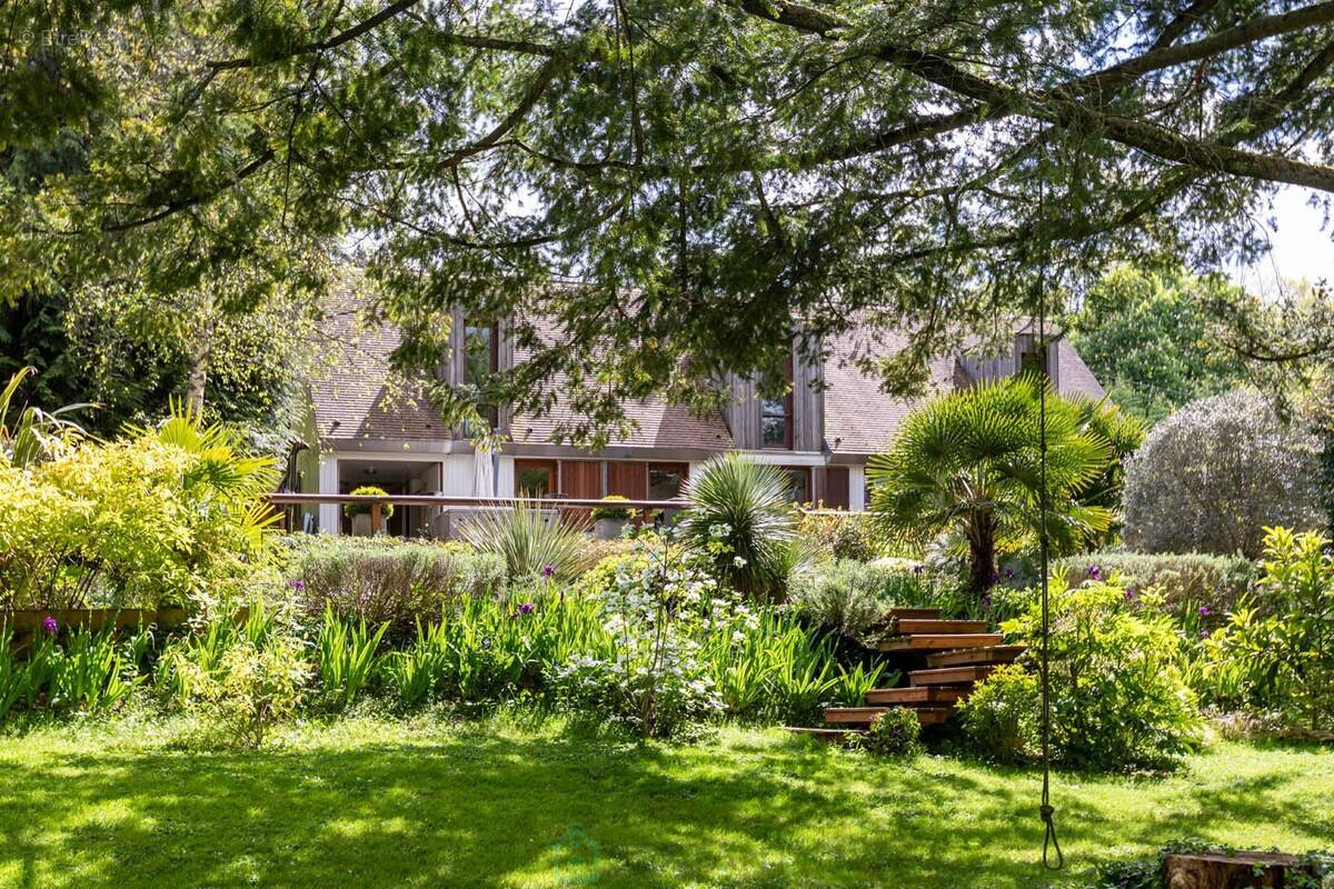 Maison à LA CELLE-SUR-MORIN