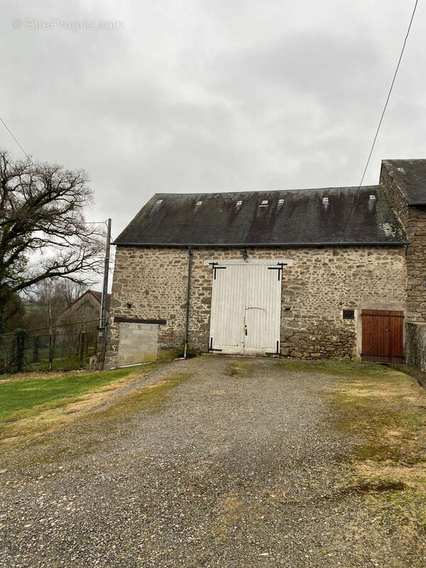 Maison à SAINT-SULPICE-LES-FEUILLES