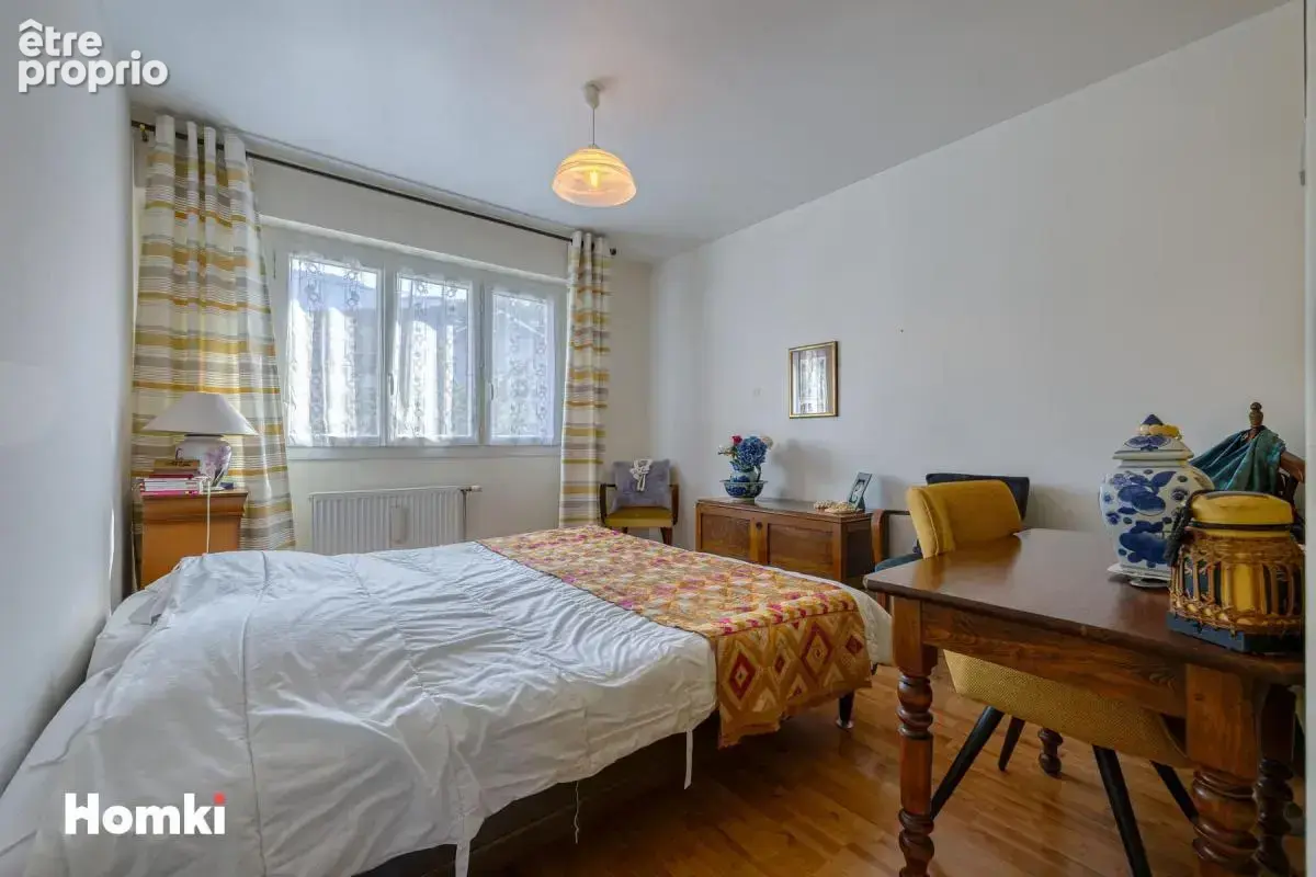 Aix-les-Bains – Appartement de 103 m² rénové avec soin, ascenseur et stationnement - photo 11