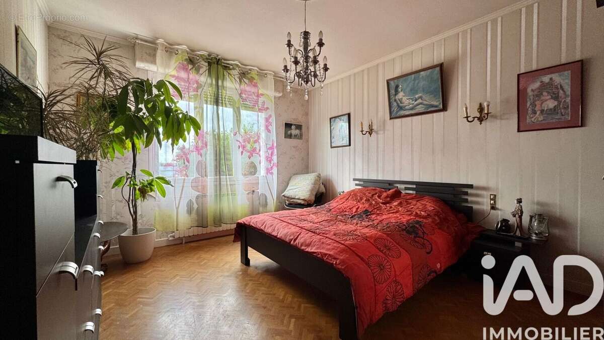 Photo 6 - Maison à ROMILLY-SUR-SEINE