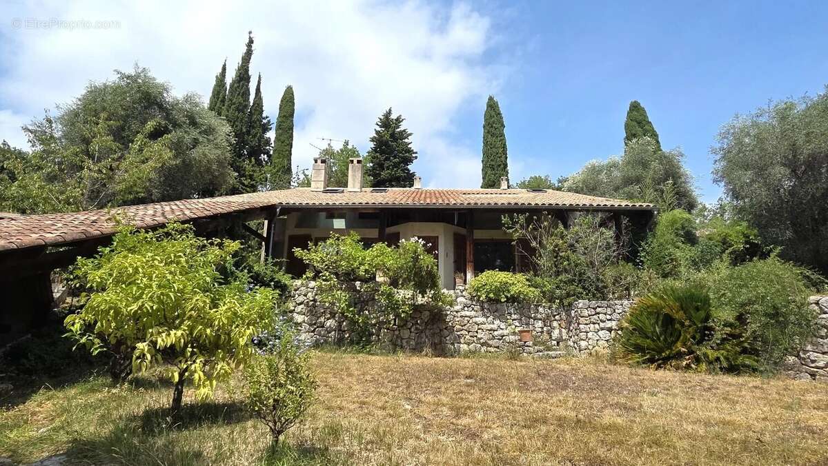 Villa avec piscine vue collines - Terrain 3000m² - photo 14