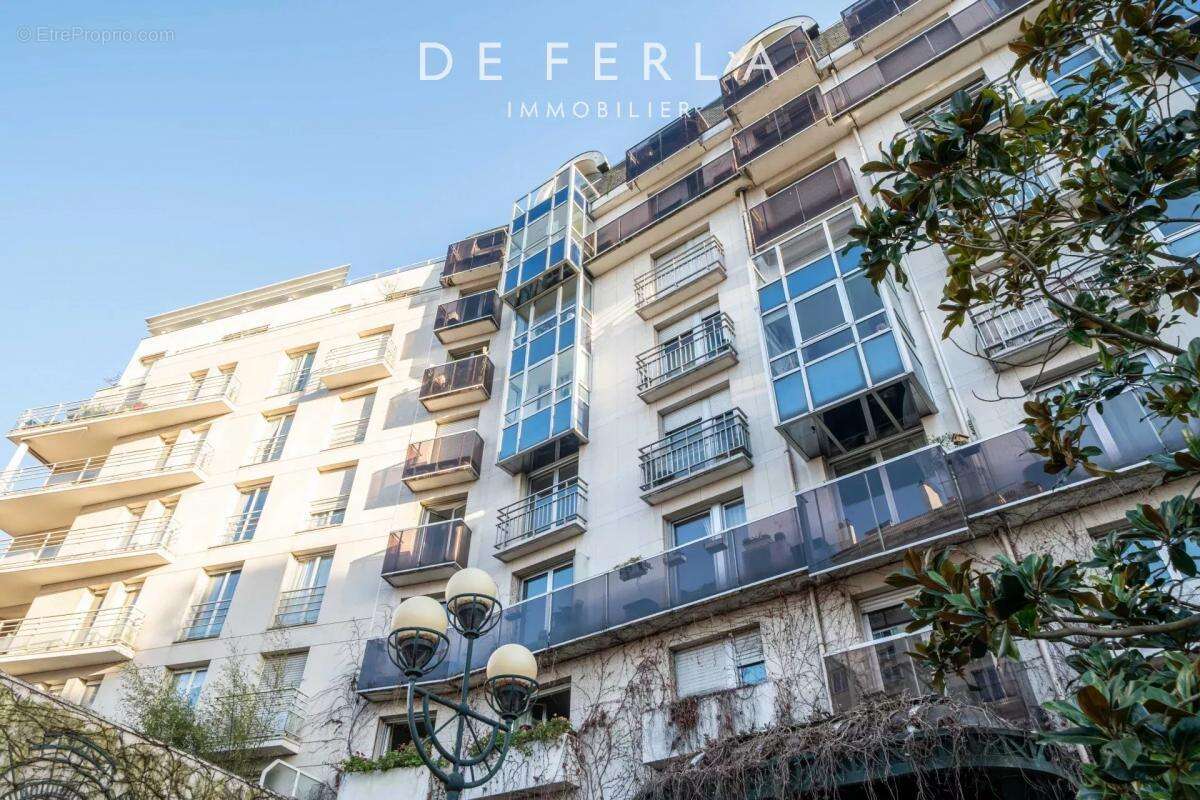 Appartement à PARIS-15E