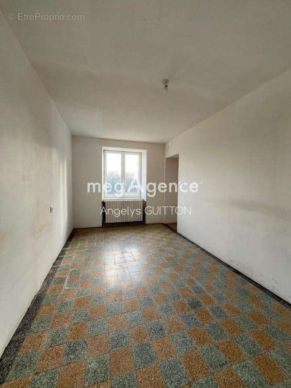 Maison à FRESNAY-SUR-SARTHE