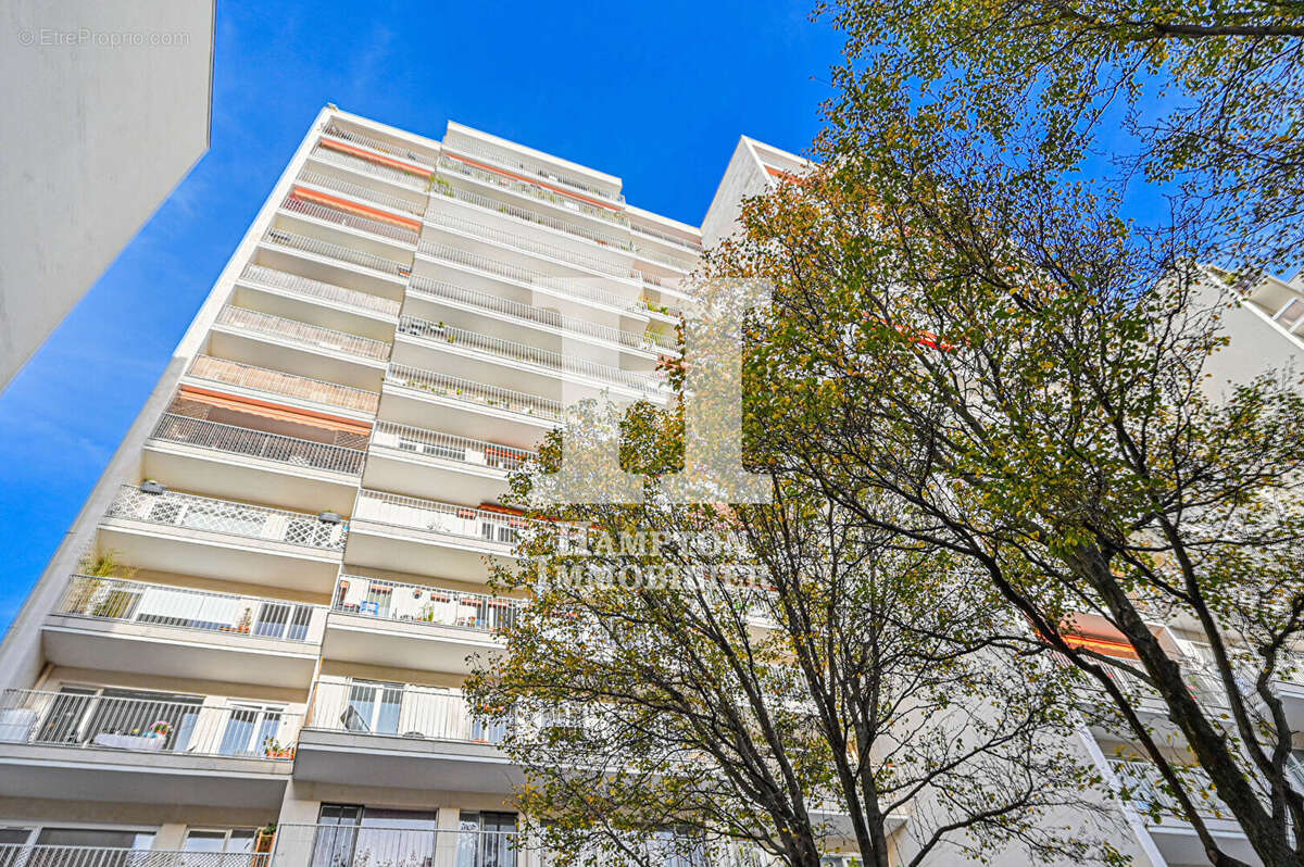 Appartement à PARIS-19E