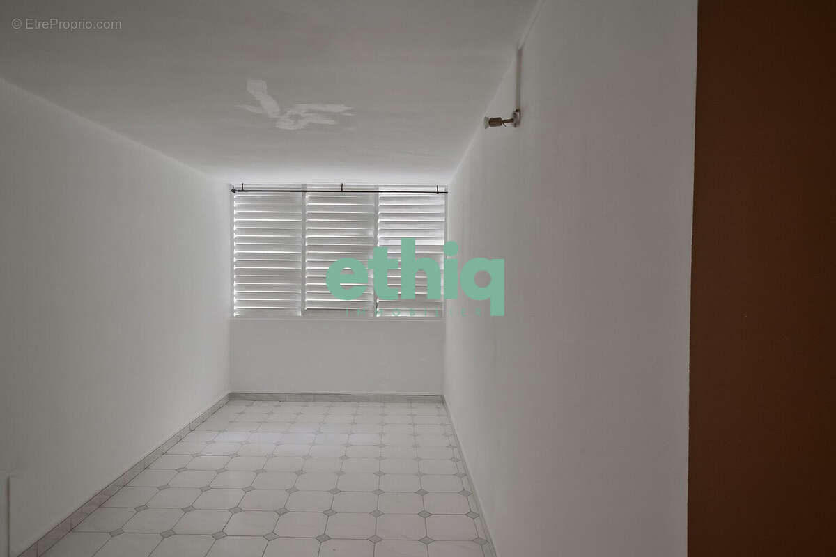 Appartement à LES ABYMES