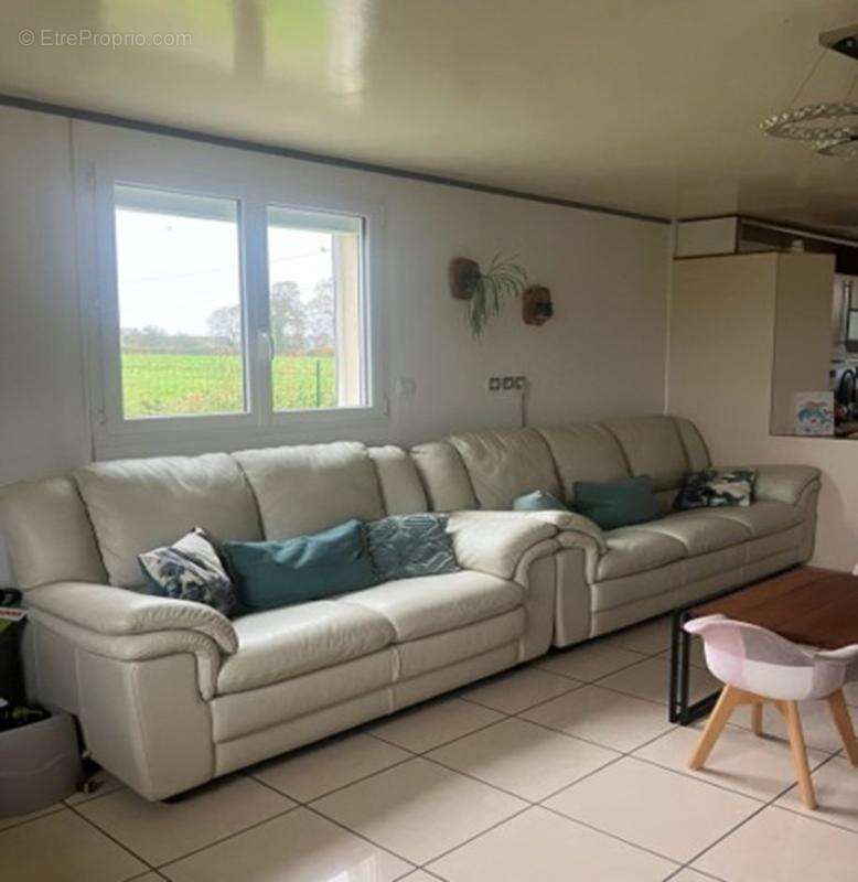 Proche HERICOURT EN CAUX 76560 - Maison et grand hangar - photo 5