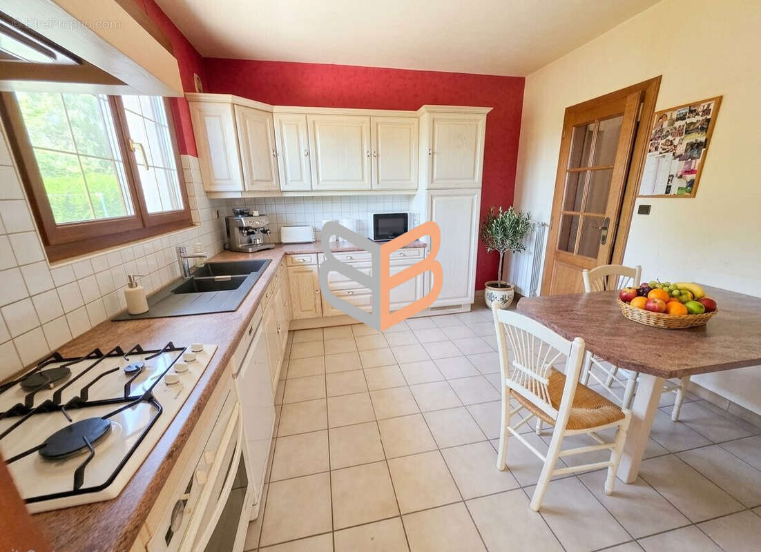 Maison à AUDUN-LE-ROMAN