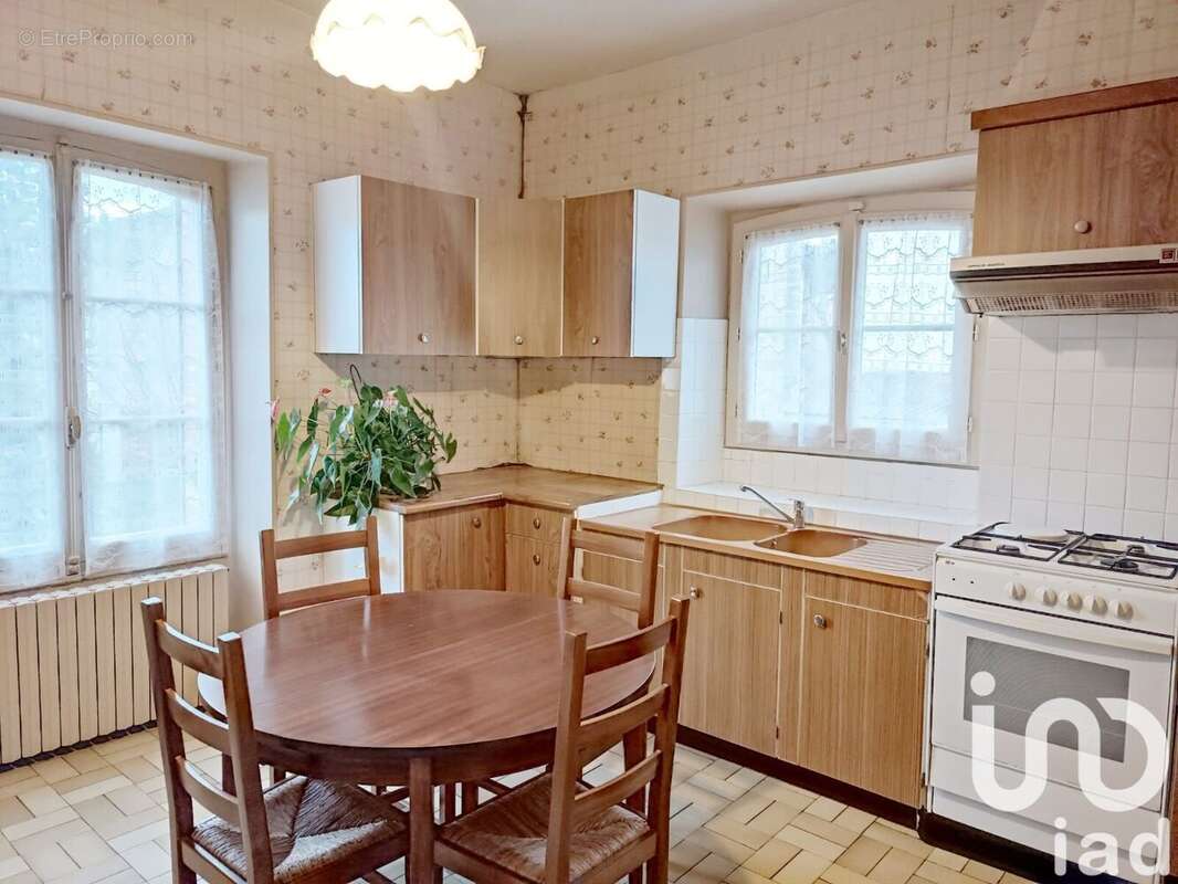 Photo 4 - Maison à VILLENEUVE-SUR-YONNE