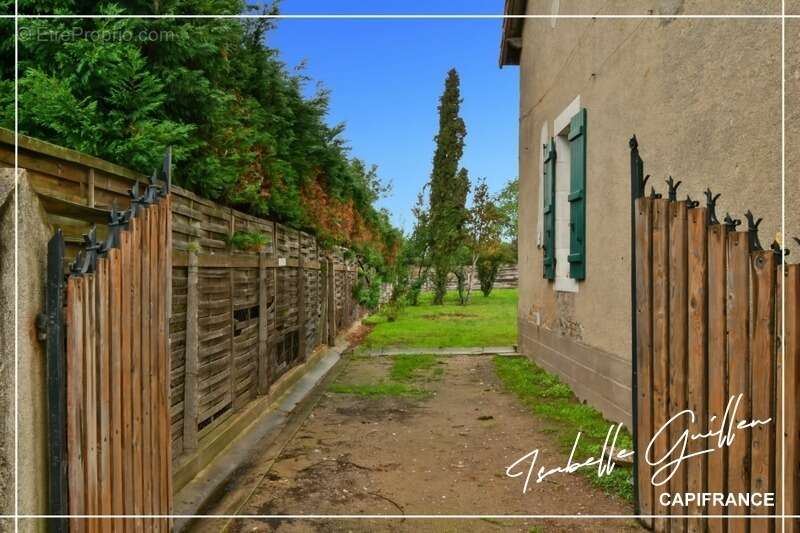 Maison à CHATEAUMEILLANT