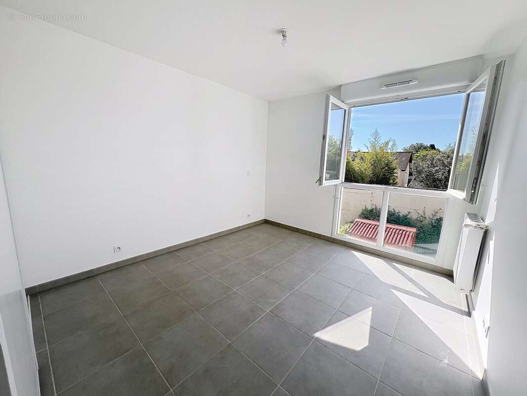 Appartement à CHENNEVIERES-SUR-MARNE