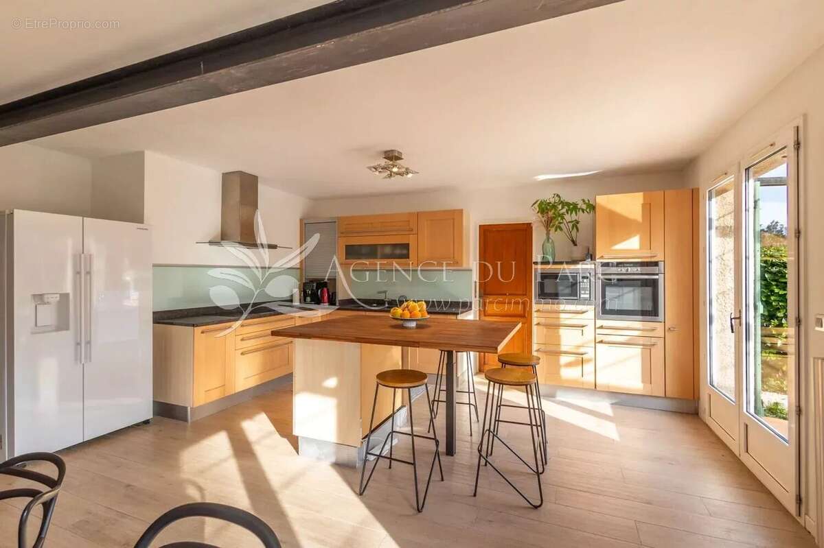 Maison à ROQUEFORT-LES-PINS