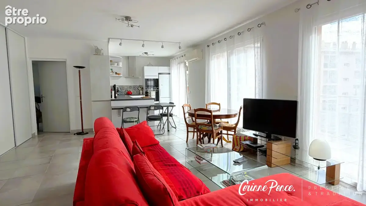 Nimes centre quartier montaury p4/p5 114m2 ascenseur parking prive et terrasse propose par corinne ponce immob - photo 1