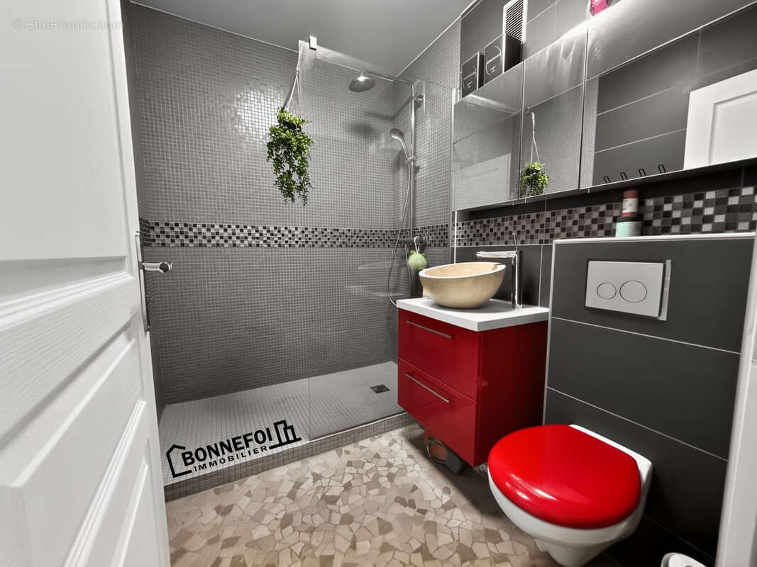 Appartement à SAINT-MAUR-DES-FOSSES