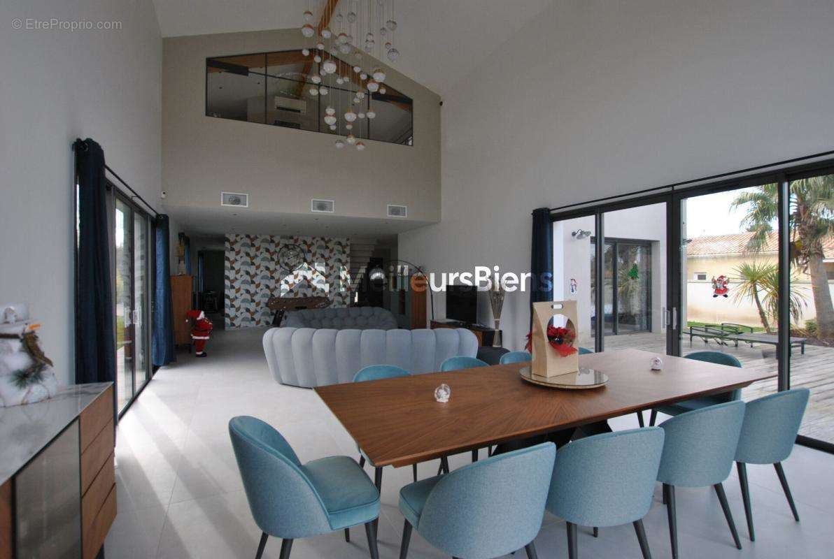 Maison à SAINT-SULPICE-ET-CAMEYRAC