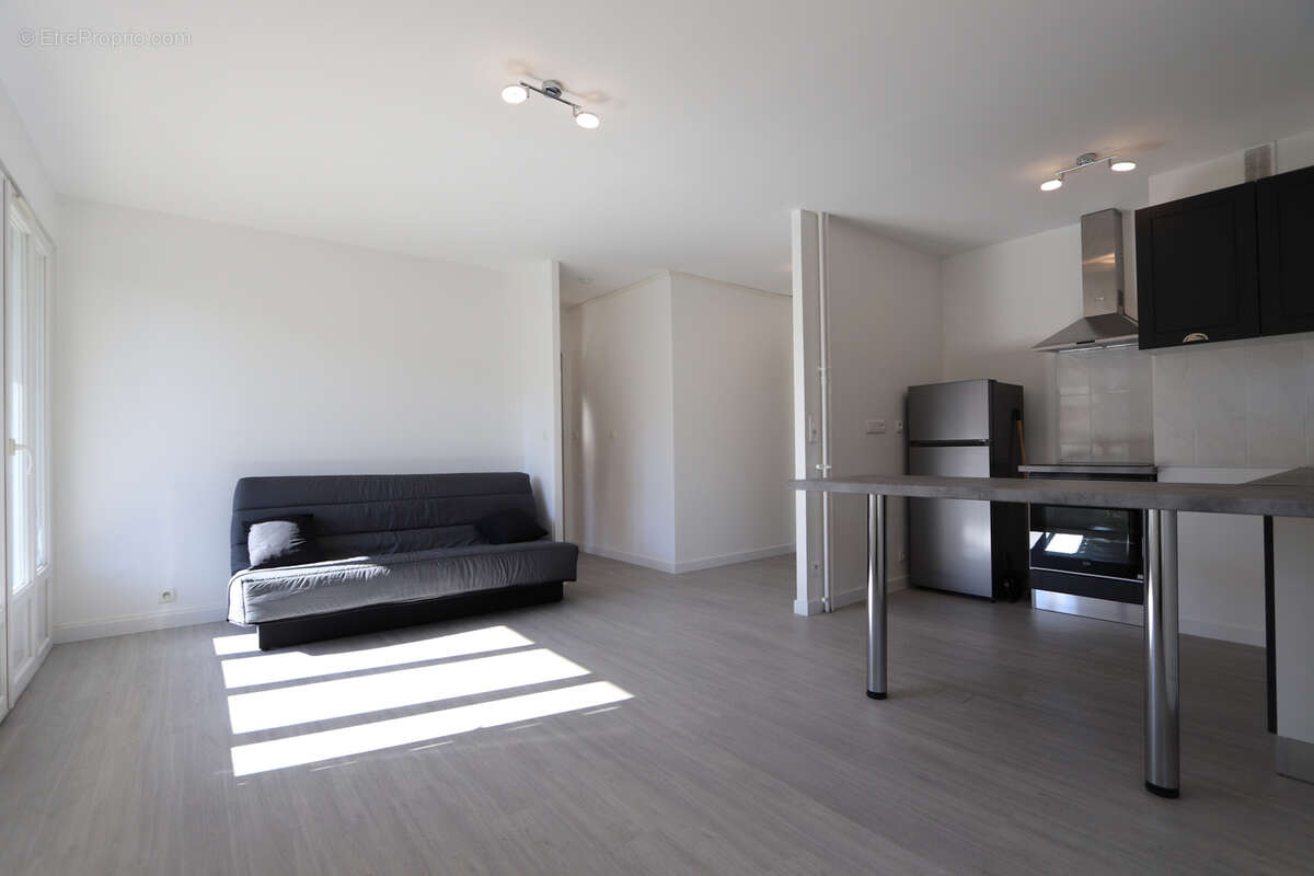 Appartement à LES PAVILLONS-SOUS-BOIS