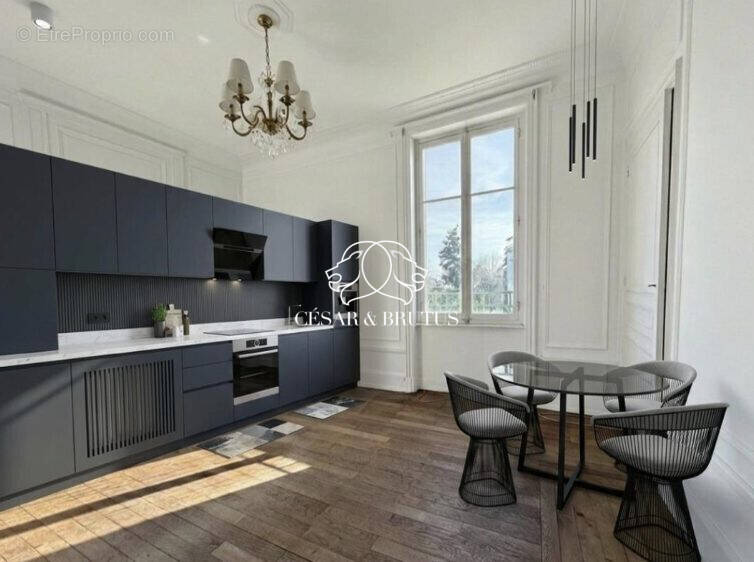 Appartement à CHARBONNIERES-LES-BAINS