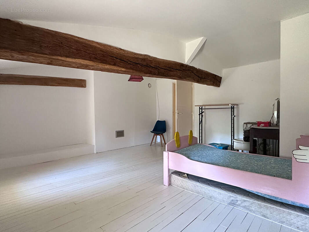 Maison familiale avec piscine à Saint Bonnet Sur Gironde - photo 7