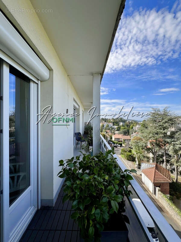 Appartement à SAINT-ETIENNE