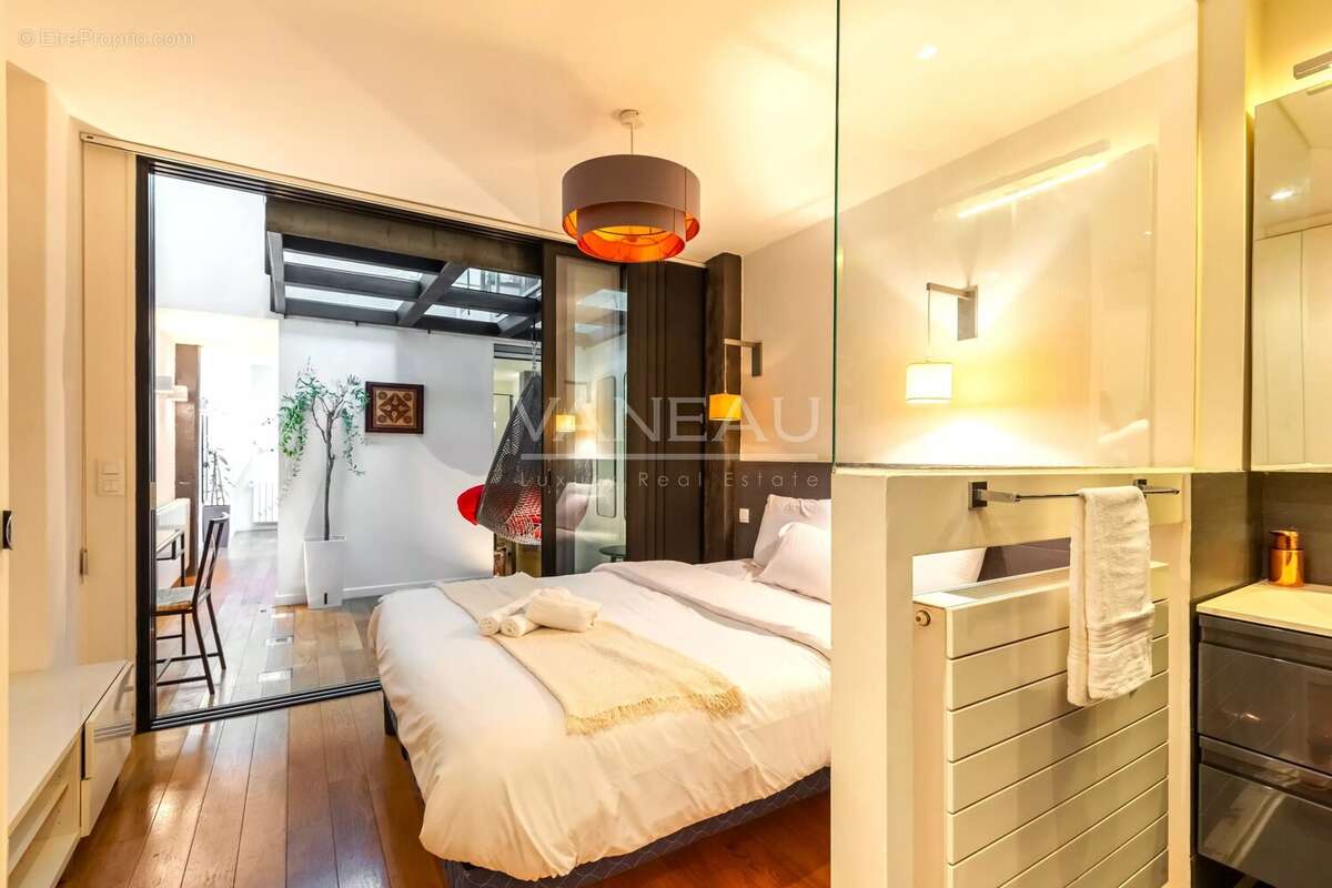 Appartement à PARIS-17E