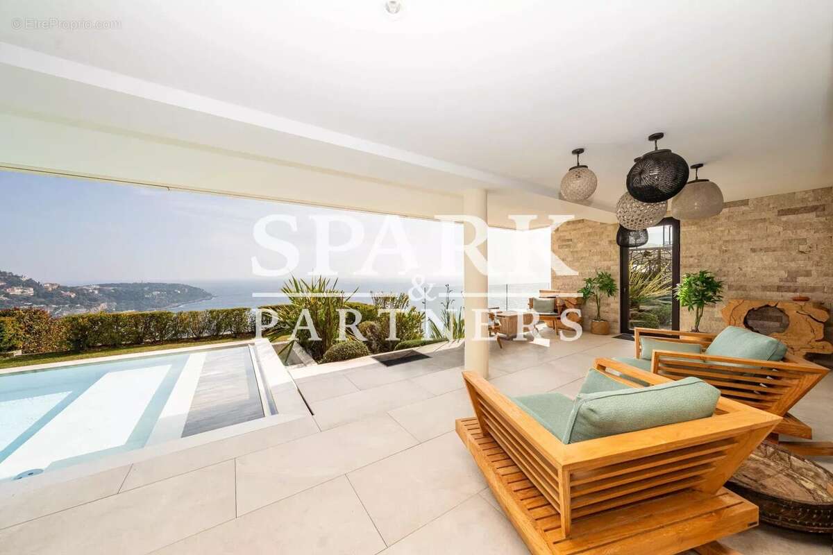 Appartement à ROQUEBRUNE-CAP-MARTIN