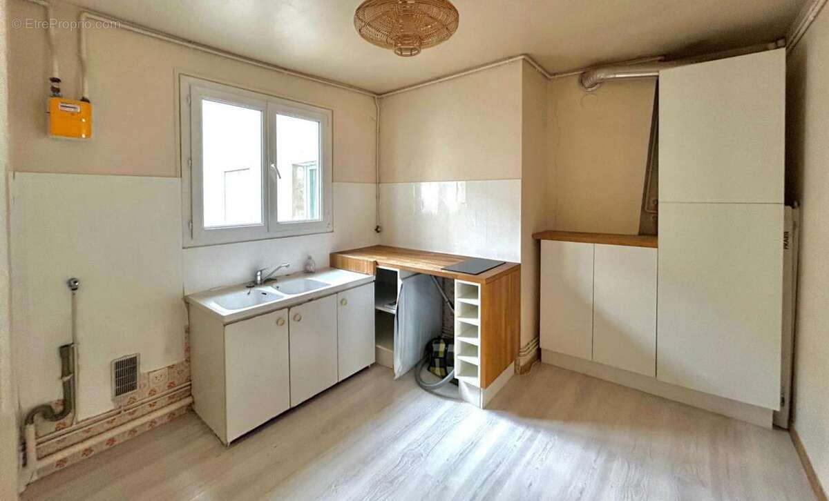 Appartement à PARIS-3E