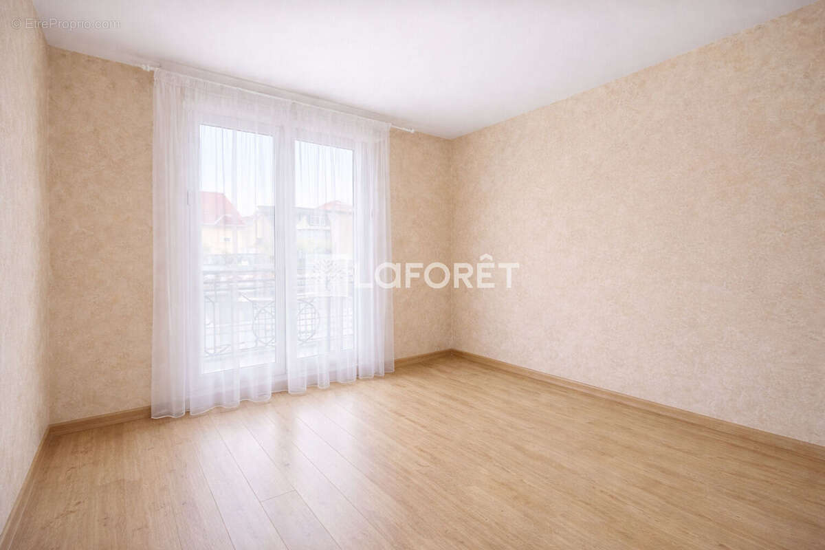 Appartement à LAMORLAYE