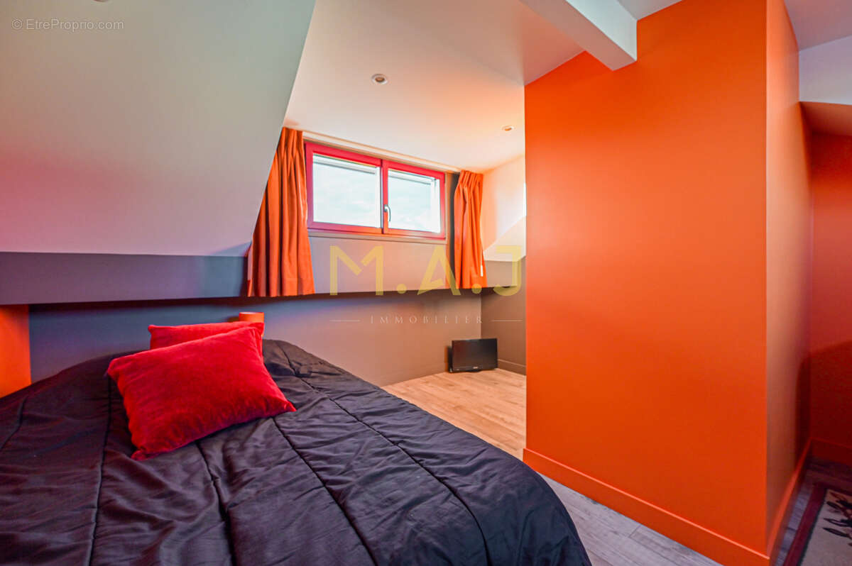 Maison à LE PERREUX-SUR-MARNE