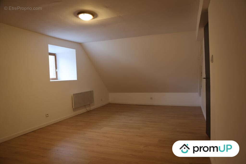 Appartement à VILLENEUVE-L&#039;ARCHEVEQUE