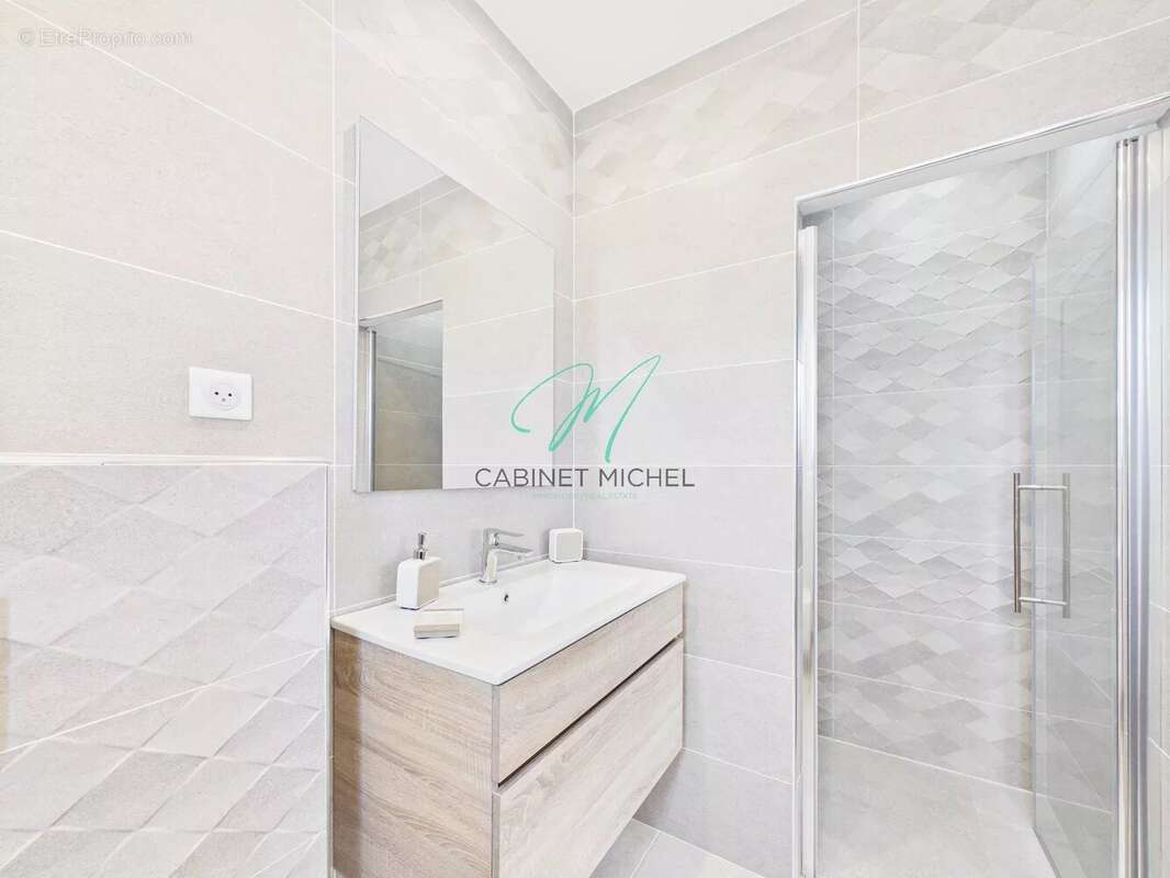 Maison à ROQUEFORT-LES-PINS