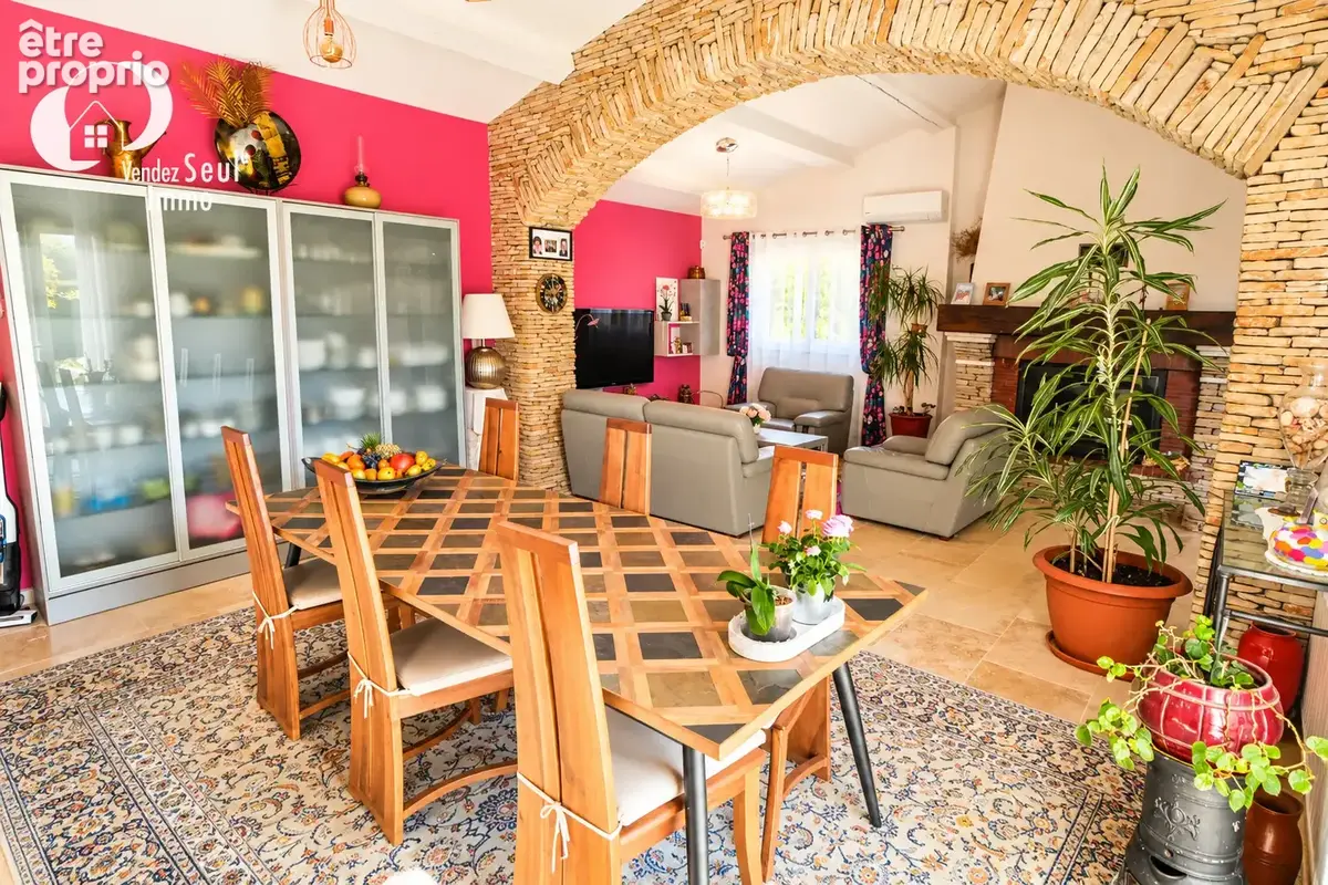 Photo Maison à Valreas au prix de 325 000€
