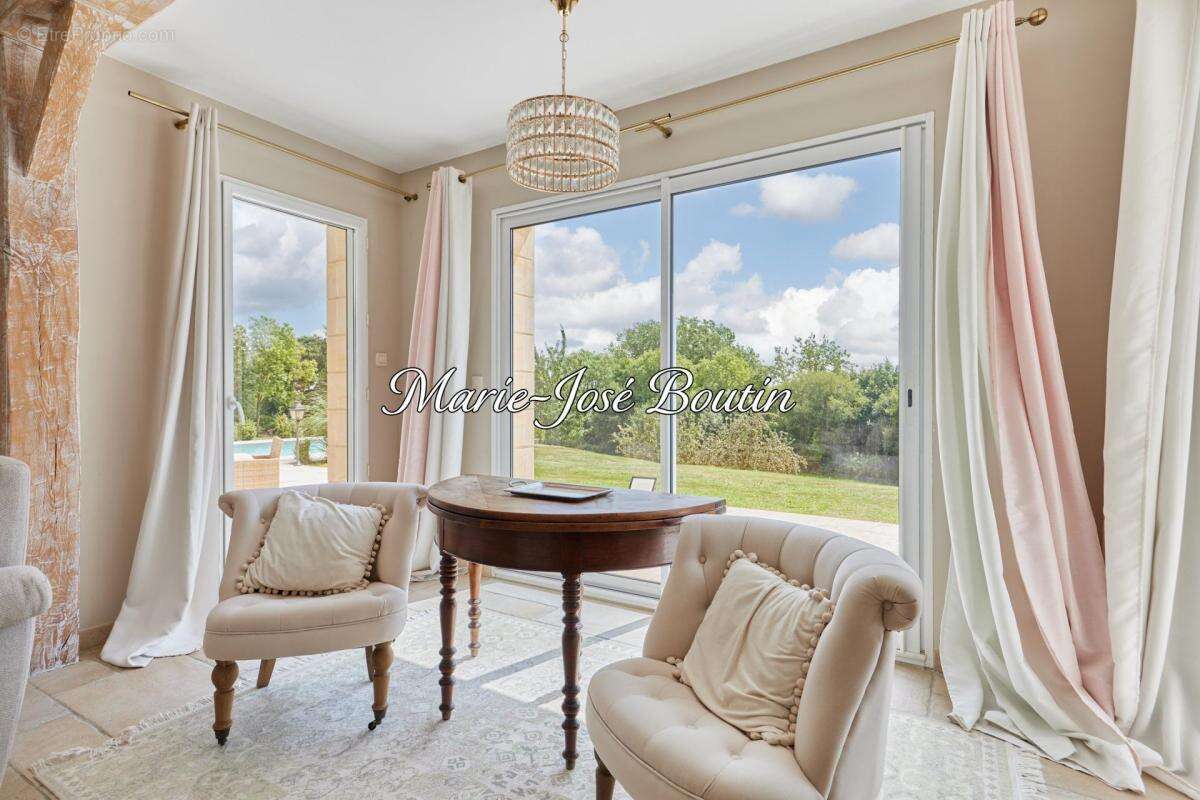 Maison à PONT-L&#039;EVEQUE