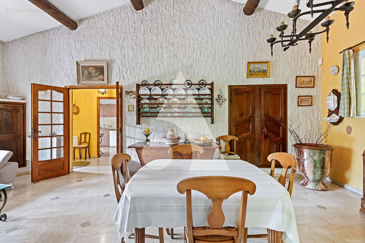 Maison à SAINT-MARC-JAUMEGARDE