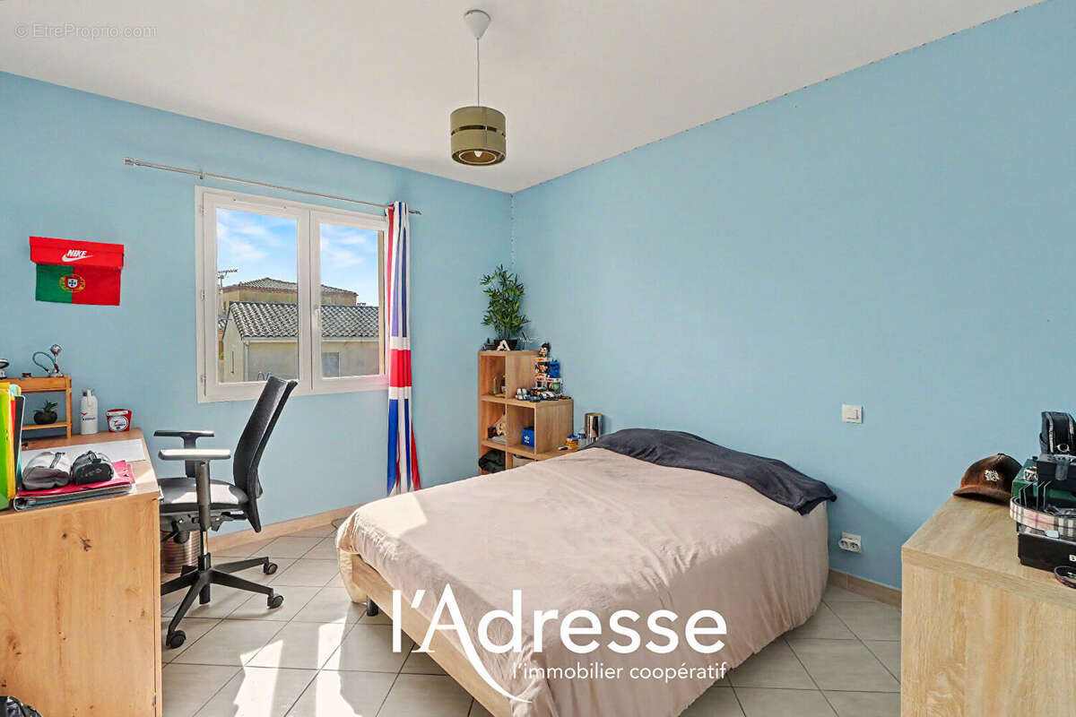 Exclusivité l'Adresse Immobilier - La Salvetat Saint Gilles - Maison de 137m² avec un grand sous-sol de 70m² sur un terrain de 7 - photo 8