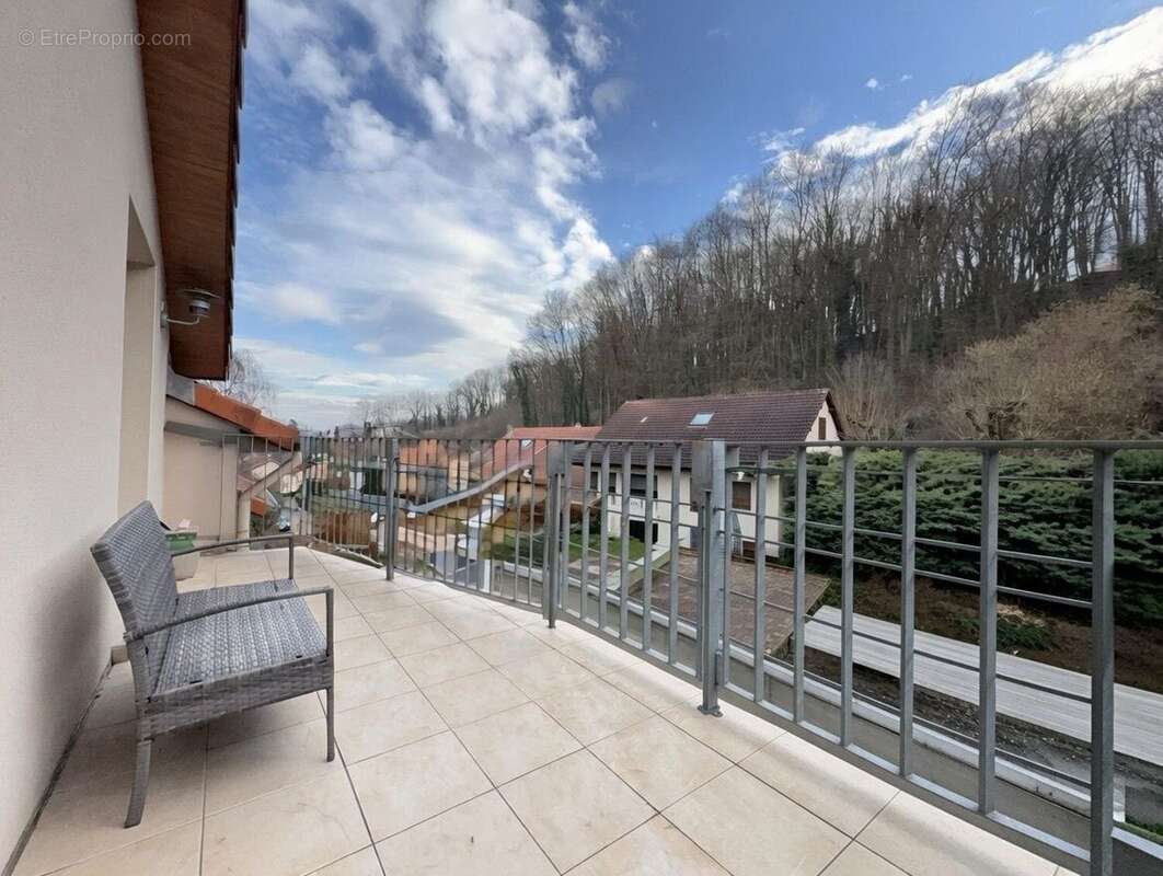 Appartement à ARS-SUR-MOSELLE