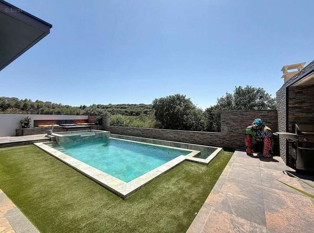 Photo 3 - Maison à PEYRESTORTES