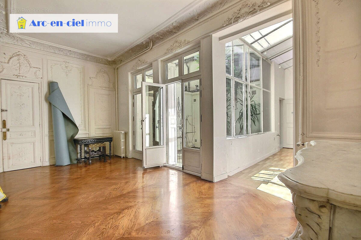 Appartement à PARIS-17E