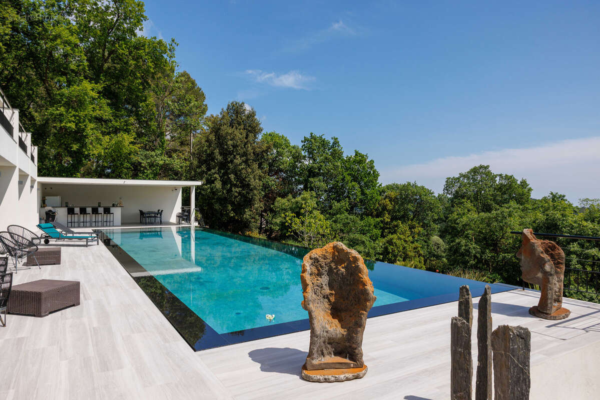 Maison à TOURRETTES-SUR-LOUP